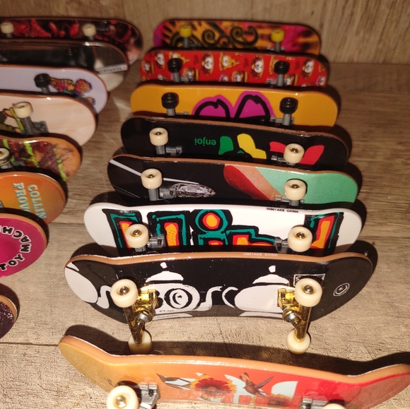 Vintage and New Tech Deck Lot - Picture 4 of 15